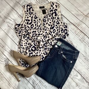 496. Tahari Beige Animal Print Sleeveless Blouse NWT Size Large